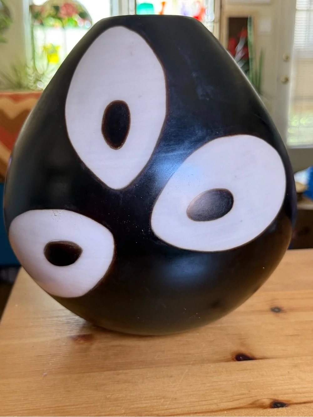 Vintage handmade Peruvian ceramic Chulucanas large vase - Picture 2 of 11